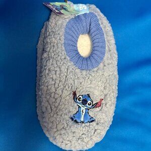 NWT ADORABLE DISNEY STITCH COZY SLIPPER SOCKS  FITS SHOE SIZE 7 - 9 1/2 ( OSFM )